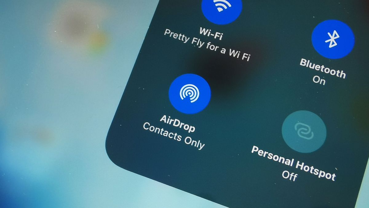 The EU could force Apple to put AirDrop and AirPlay on Android phones